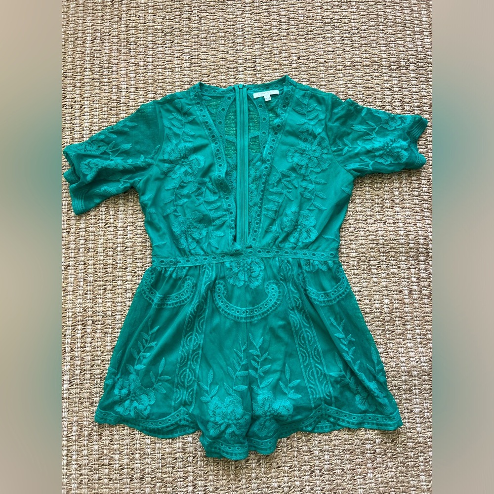 Laced Green Flowy Romper 💚